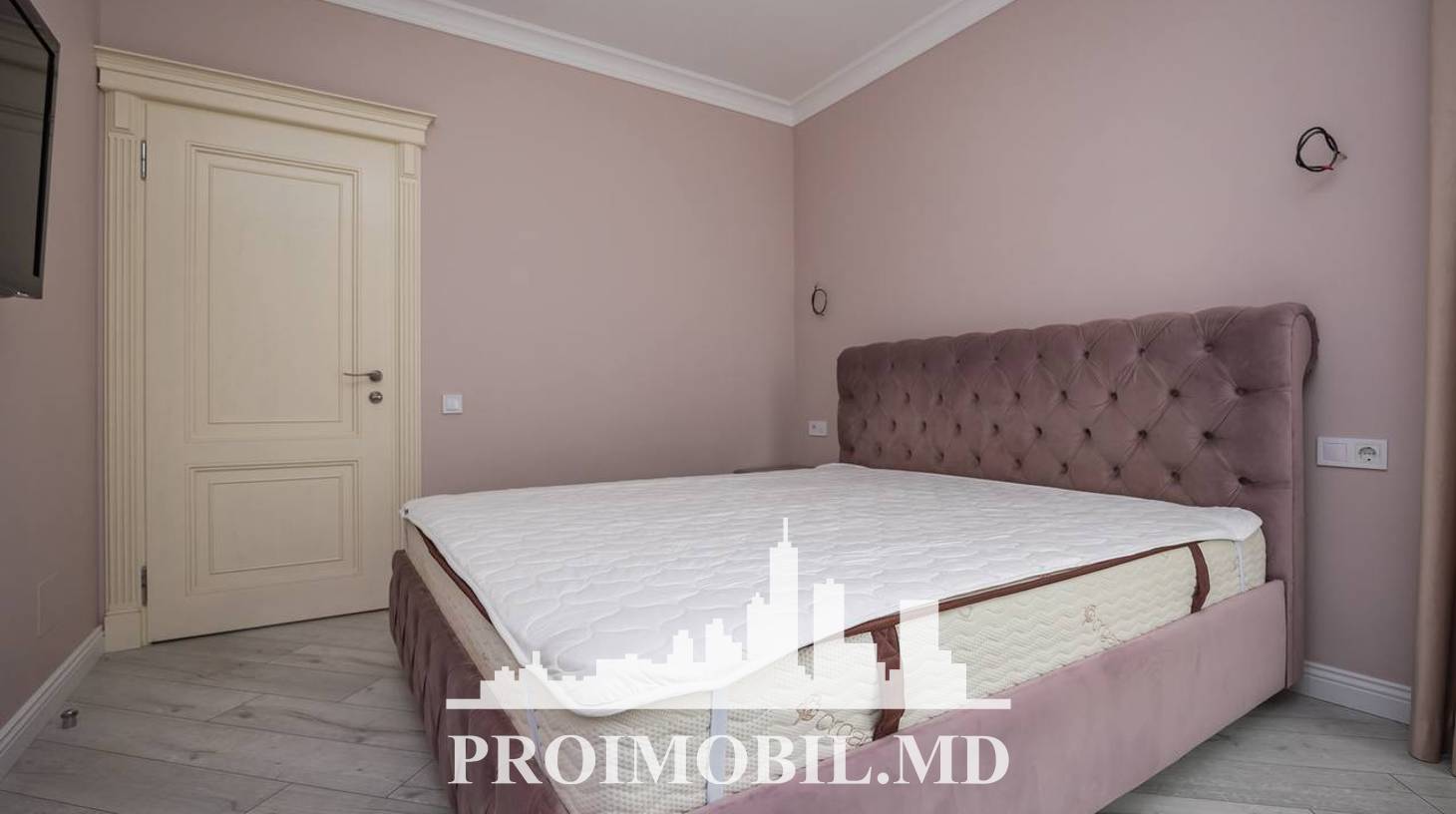 https://images.proimobil.md/WzWB5X8mef4VNZR194ThoLWVDF0G-4S5u3dlOxWbe7w/watermark:0.75:so:0:30:0.39/resize:fill:1460:816:1/gravity:ce/bG9jYWw6Ly8vZXN0YXRlL2xyL2IxZjY1MjIyLTI0ODYtNGU2NS1iNmRhLTJmOTEwNzgwMzc3NS5qcGVn
