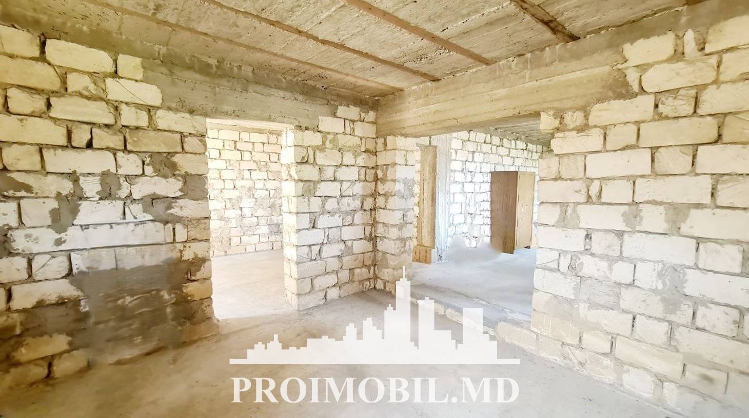 https://images.proimobil.md/X5T525AMxiu6DBvuHB1oYwO75vS_wl89X2VLFdzd4-w/watermark:0.75:so:0:30:0.39/resize:fill:1460:816:1/gravity:ce/bG9jYWw6Ly8vZXN0YXRlL2xyL2UyNWNhMDhiLTJkMzUtNGFjYS05MDY1LTI1YTc0Mjk1MjRjYy5qcGVn