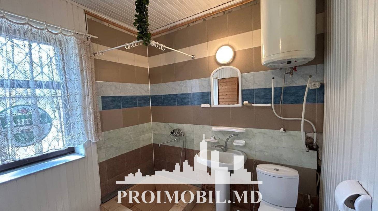 https://images.proimobil.md/X5ib8Cpovu9GAmiSWctx0vF2XPNB-dMOEt7DTDxCcFI/watermark:0.75:so:0:30:0.39/resize:fill:1460:816:1/gravity:ce/bG9jYWw6Ly8vZXN0YXRlL2xyLzczN2JmZDFmLTAzMGYtNDEzNy1iYmEwLTk0ZTgyYzZjMzlhNC5qcGVn