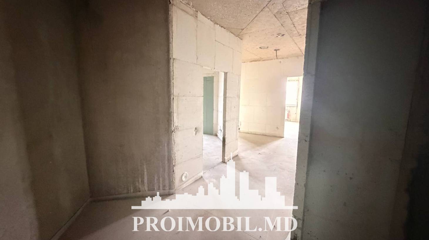 https://images.proimobil.md/X7HsQW9YFhR6sJMLyh_hTjJOYirVz5XCaBMZA_cBHBE/watermark:0.75:so:0:30:0.39/resize:fill:1460:816:1/gravity:ce/bG9jYWw6Ly8vZXN0YXRlL2xyLzRkNTk1MDBiLWM1NzctNGFjNC05YjcxLWY3ZDVhOWUzMzVlNi5qcGVn