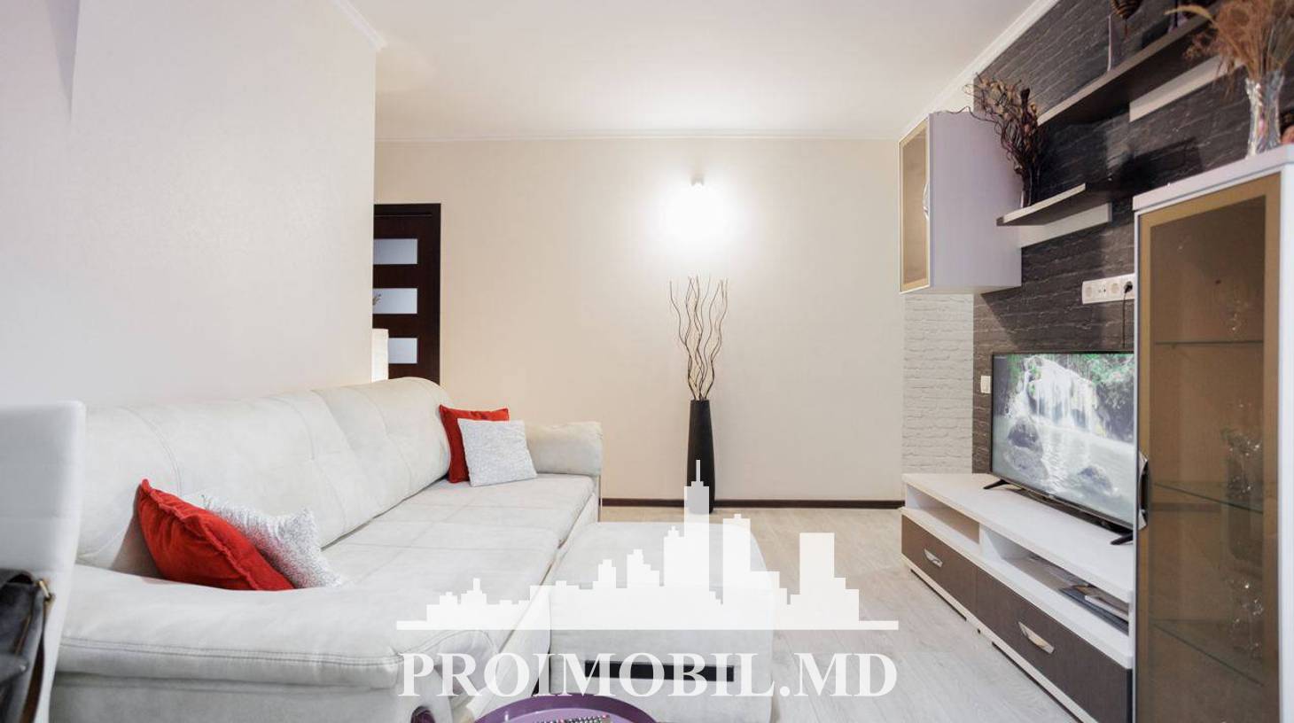 https://images.proimobil.md/XCVNt7H7A9yDyNijFdfnu9X5SB1ycpHtBrip-oOEWp8/watermark:0.75:so:0:30:0.39/resize:fill:1460:816:1/gravity:ce/bG9jYWw6Ly8vZXN0YXRlL2xyLzc4NGQ2Mzc2LTg1YjktNGM2ZC04NjVmLWYwNThmNTk4YWM0My5qcGVn