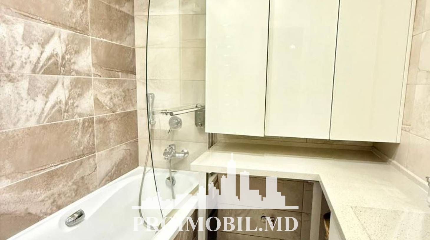 https://images.proimobil.md/XCgJBd9ZBeiVHPD2kE83pTHrFmCIVFyy95i4DojC_kk/watermark:0.75:so:0:30:0.39/resize:fill:1460:816:1/gravity:ce/bG9jYWw6Ly8vZXN0YXRlL2xyL2IzN2YwMTk1LTc1ZDMtNDIyOC05YzQ2LTA5NjUyNjA5NzQ3ZS5qcGVn