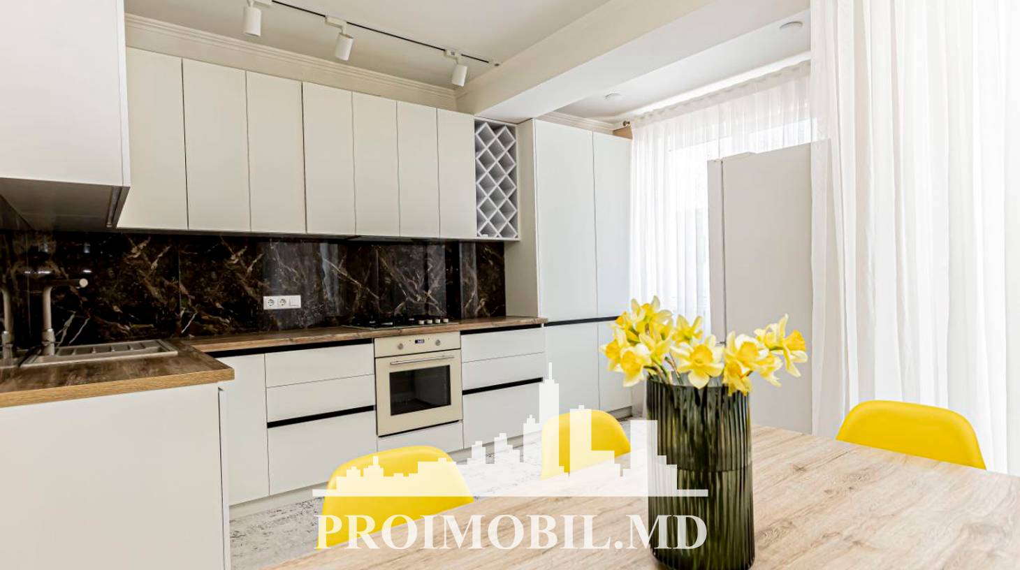 https://images.proimobil.md/XFrgM5dJBtzubQ8tCdyycf6X2cIFzJH4lfGCn4ymU54/watermark:0.75:so:0:30:0.39/resize:fill:1460:816:1/gravity:ce/bG9jYWw6Ly8vZXN0YXRlL2xyL2FlMTUwNzY4LTkxOWQtNDU3Yi1hNmM0LTI2NDBlZDQzNTZjYS5qcGVn