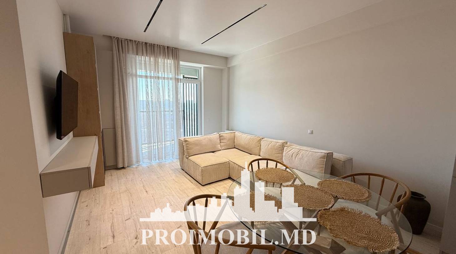 https://images.proimobil.md/XGUQLSk7I8Ih6oyDNQvNcOQ79PGJNew6B9niyjlg23o/watermark:0.75:so:0:30:0.39/resize:fill:1460:816:1/gravity:ce/bG9jYWw6Ly8vZXN0YXRlL2xyL2Q2NDRiOTdlLTgzYjMtNDQyMy1hNjcxLTRlNGViOTVhYTVjNS5qcGVn