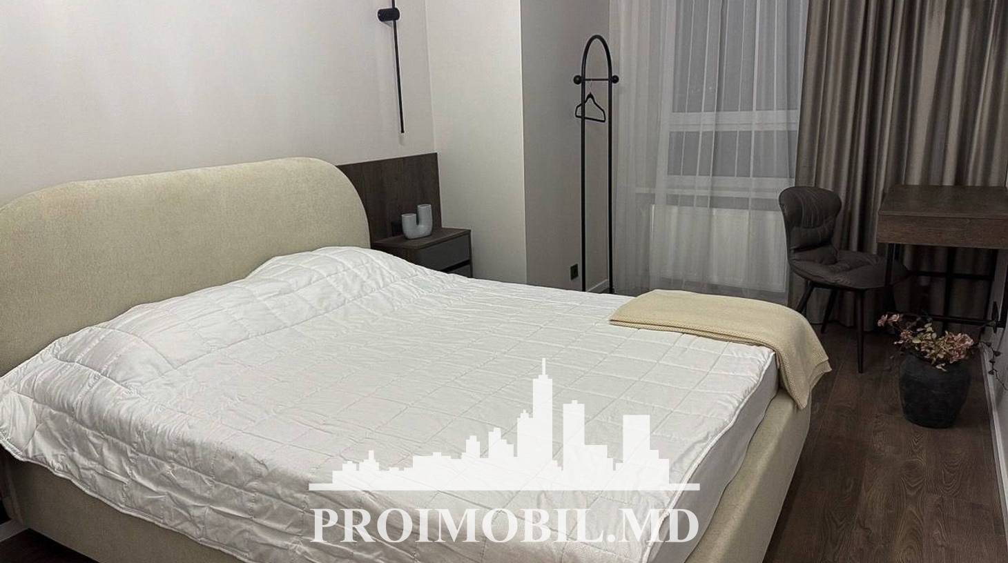 https://images.proimobil.md/XILICOxn7OqZg11OIPgwRBV3DVtAW8kH8BrVFvgFEQo/watermark:0.75:so:0:30:0.39/resize:fill:1460:816:1/gravity:ce/bG9jYWw6Ly8vZXN0YXRlL2xyLzNkMGVlNjVhLTVkOTUtNGQ0MC04NDhjLWVjOTRmZjhiYzFlOC5qcGVn