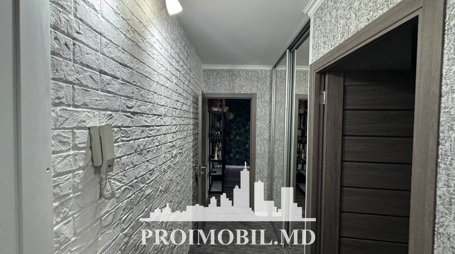 https://images.proimobil.md/XJce1xuMTZqDzO0rzE9nhosX70idhhnOIFRc2r9q7ME/watermark:0.75:so:0:30:0.39/resize:fill:1460:816:1/gravity:ce/bG9jYWw6Ly8vZXN0YXRlL2xyL2NhZTY3ZjJjLTVkZDMtNDI5Ni1hZjk0LTY5MDhjOTI3MTA4Yy5qcGVn