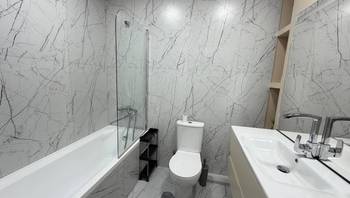 https://images.proimobil.md/XKKNNXEQoWJrXRah0zlK08CqZaVPl_lxhFEaV4vwc_8/resize:fill:350:198:1/gravity:ce/bG9jYWw6Ly8vZXN0YXRlL2xyLzFlY2NlMjE1LTRiYjctNDRmMS1iMTAyLTA3Y2MxNDY0ZTg4NC5qcGVn