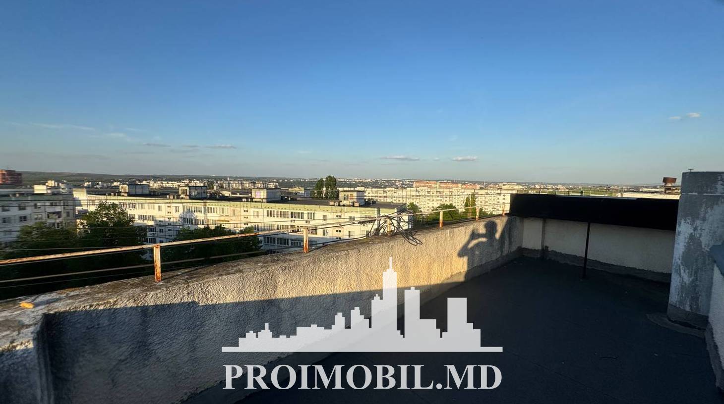https://images.proimobil.md/XKvlYBT2GkRR-H_fU8i7EnCTzanOSp6A6l5lly7Q9TU/watermark:0.75:so:0:30:0.39/resize:fill:1460:816:1/gravity:ce/bG9jYWw6Ly8vZXN0YXRlL2xyL2M0MmEyNTEwLTY0ODktNDM4OS1hMTlmLWYxOWUwNmUzZjQ4MS5qcGVn