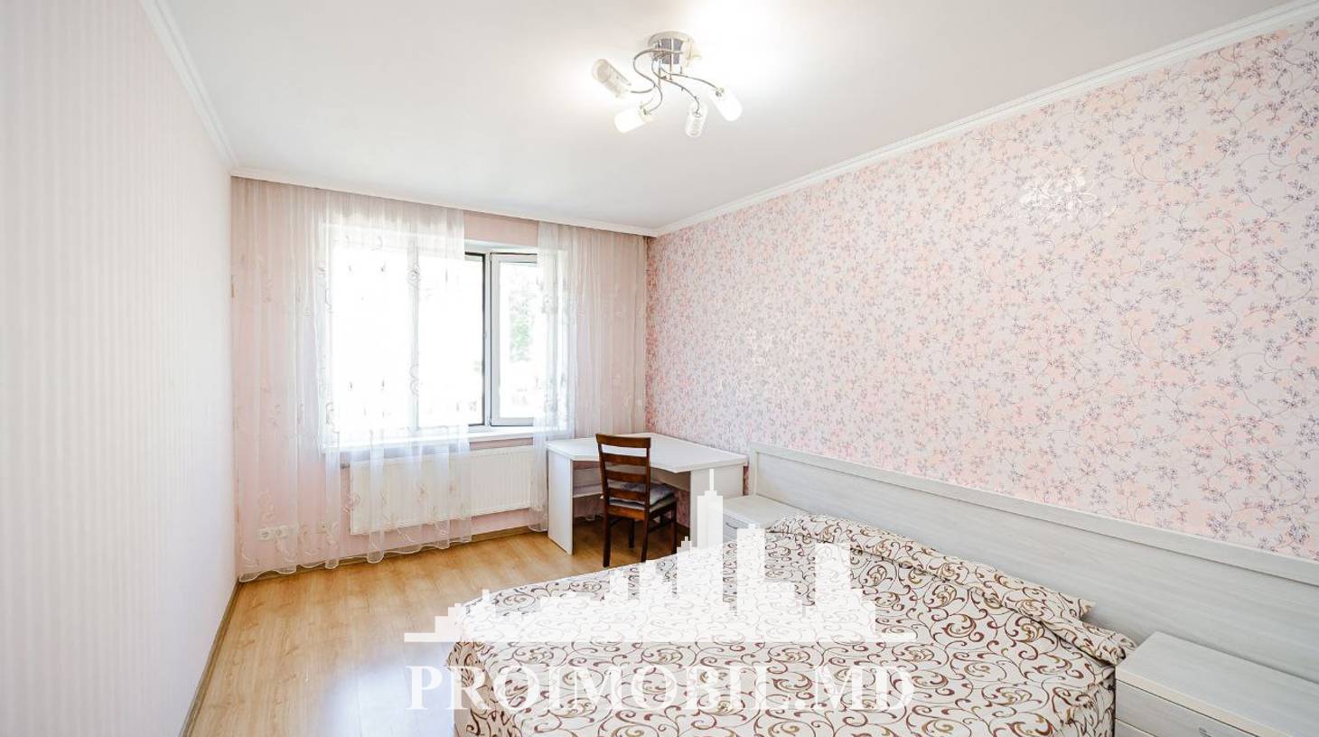 https://images.proimobil.md/XMEYJkXFOUMIdXbIzvF_e_tknPp4l14-yfZ6QA5eMsY/watermark:0.75:so:0:30:0.39/resize:fill:1460:816:1/gravity:ce/bG9jYWw6Ly8vZXN0YXRlL2xyL2MxZDQwMGVlLTBlYTQtNDFmNC1iMjViLTZiYjE1Y2Y4MTc0YS5qcGVn
