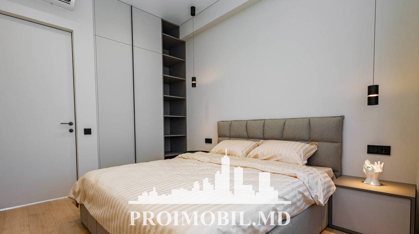 https://images.proimobil.md/XMWsZVDX3Yk_3N94s0kRqm4wJYRUAE2uvUpoWPlfhM4/watermark:0.75:so:0:30:0.39/resize:fill:1460:816:1/gravity:ce/bG9jYWw6Ly8vZXN0YXRlL2xyL2M0MmM1NzcwLTJkZTQtNGNjNS1iYTk1LWM0YzZiODg0NGYwZi5qcGVn