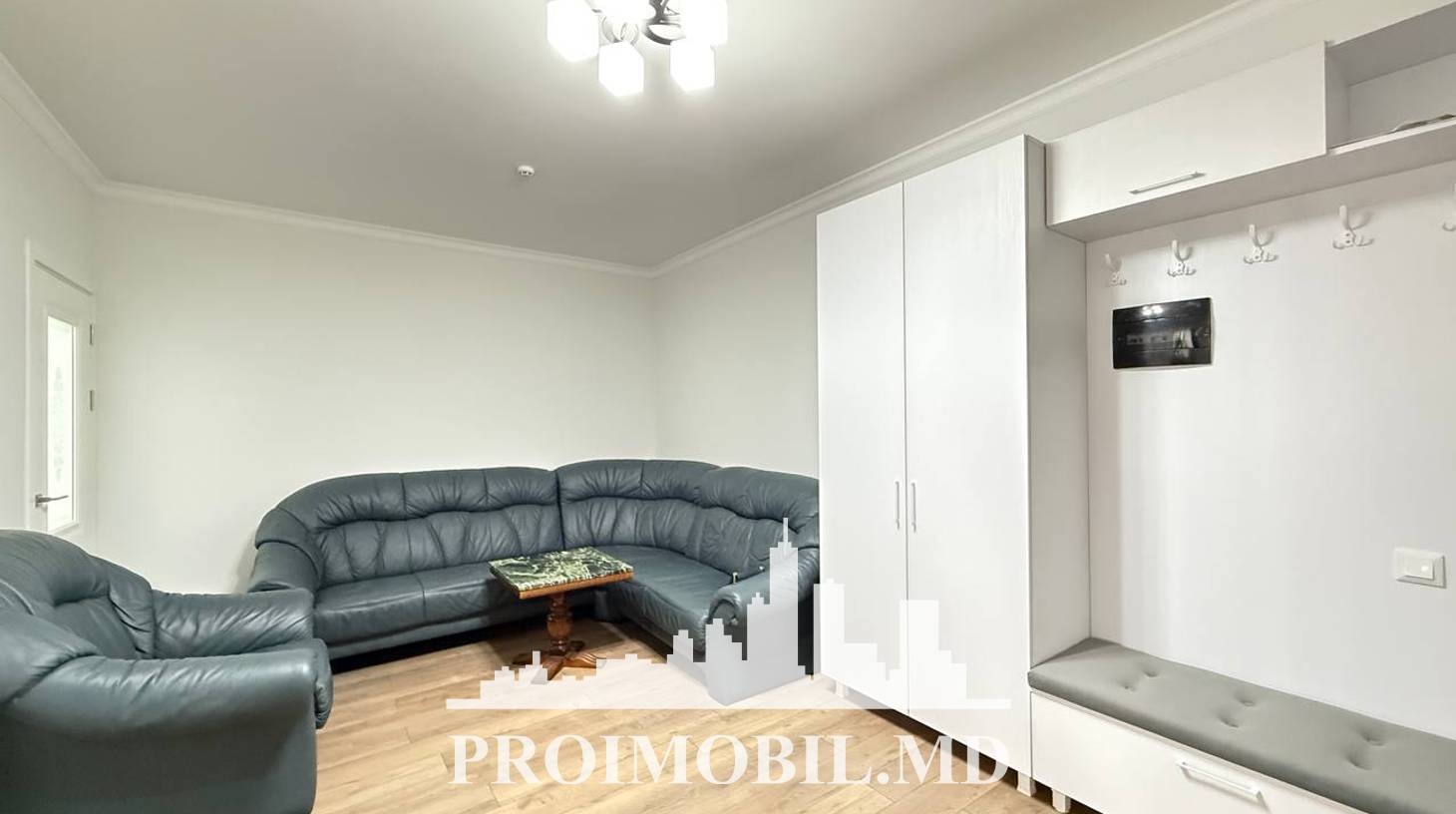 https://images.proimobil.md/XNNmiN7ZmbIPJ_sxPDI0ycSxaLDw47hr0hdhp0p9w7M/watermark:0.75:so:0:30:0.39/resize:fill:1460:816:1/gravity:ce/bG9jYWw6Ly8vZXN0YXRlL2xyL2Q1ODdjNDdmLWY0ZTMtNDlhZS1iYTI1LWNiMGRiYzU5NDQ4ZS5qcGVn
