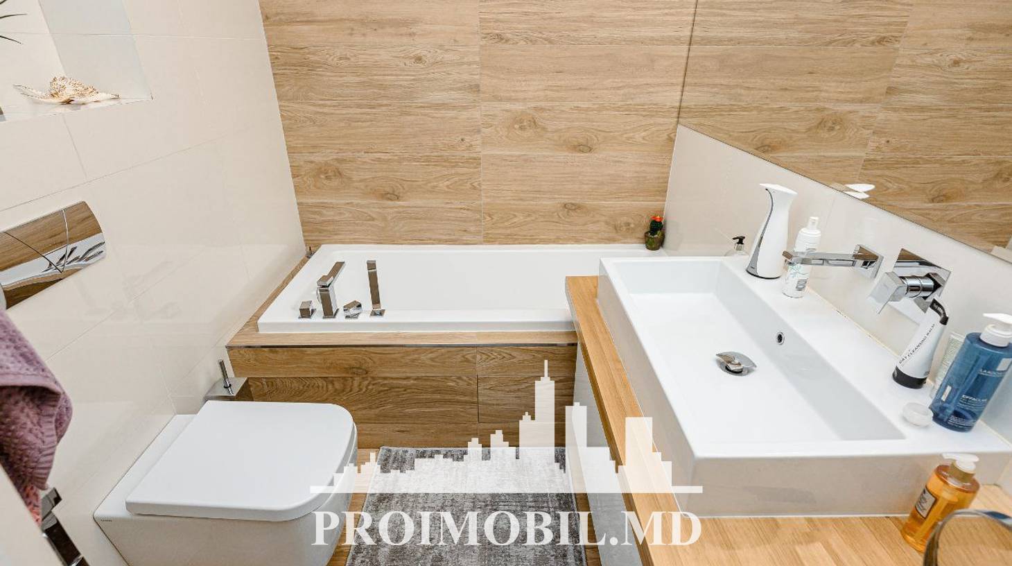 https://images.proimobil.md/XOykjqfxSUz6MbXCGzn5jyU89WjduM1-rgoK12lfvyY/watermark:0.75:so:0:30:0.39/resize:fill:1460:816:1/gravity:ce/bG9jYWw6Ly8vZXN0YXRlL2xyL2I4Yjc2OGExLTE5ZTktNDc3OC1iMTViLTBmNmMwYzIxZTFmMC5qcGVn
