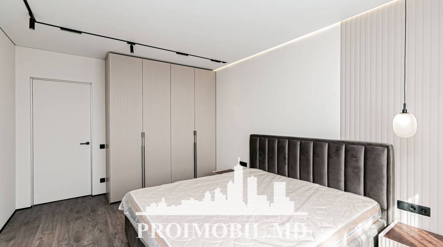 https://images.proimobil.md/XQ2Du5xvIfsFFmhwqM2-pRLV-E6qNgQ62CZgYshccQY/watermark:0.75:so:0:30:0.39/resize:fill:1460:816:1/gravity:ce/bG9jYWw6Ly8vZXN0YXRlL2xyL2U4ZjE1ZjA2LTkzMWYtNDc1Mi1iODdjLTc1ZWM5MDJjNTc5NC5qcGVn