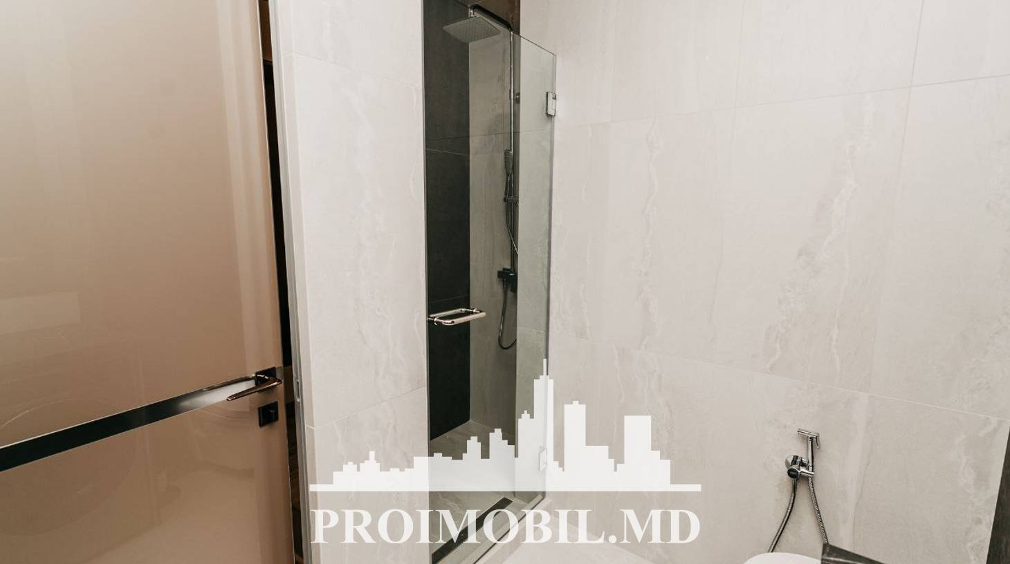https://images.proimobil.md/XRi6ds7msUa1OakDbp8vBiFD7oblzjemYttYbnvxS2E/watermark:0.75:so:0:30:0.39/resize:fill:1460:816:1/gravity:ce/bG9jYWw6Ly8vZXN0YXRlL2xyLzcwZDk0ZWRjLTFkYmUtNGM0OS05NjdkLWM2YmE4M2JhYzQwMi5qcGVn
