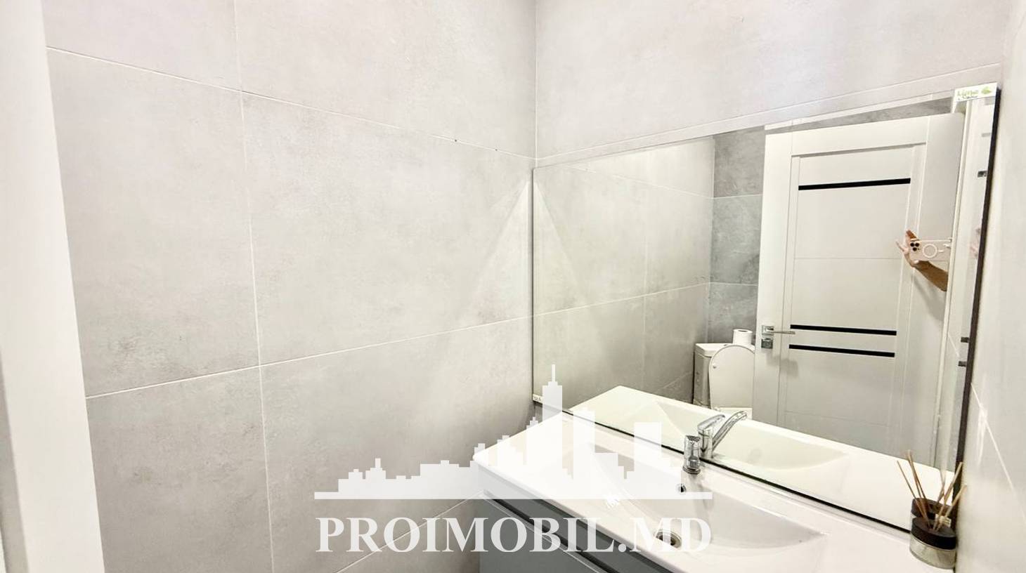 https://images.proimobil.md/XSKLWTKipYg1q-_0a0Osib8QLgnysaM2UKPvqqNzCmk/watermark:0.75:so:0:30:0.39/resize:fill:1460:816:1/gravity:ce/bG9jYWw6Ly8vZXN0YXRlL2xyLzc0ODk4NWM4LWNhZjktNDNhYS1hMTc5LTQ0NDEwYjBkMDk3Ny5qcGVn