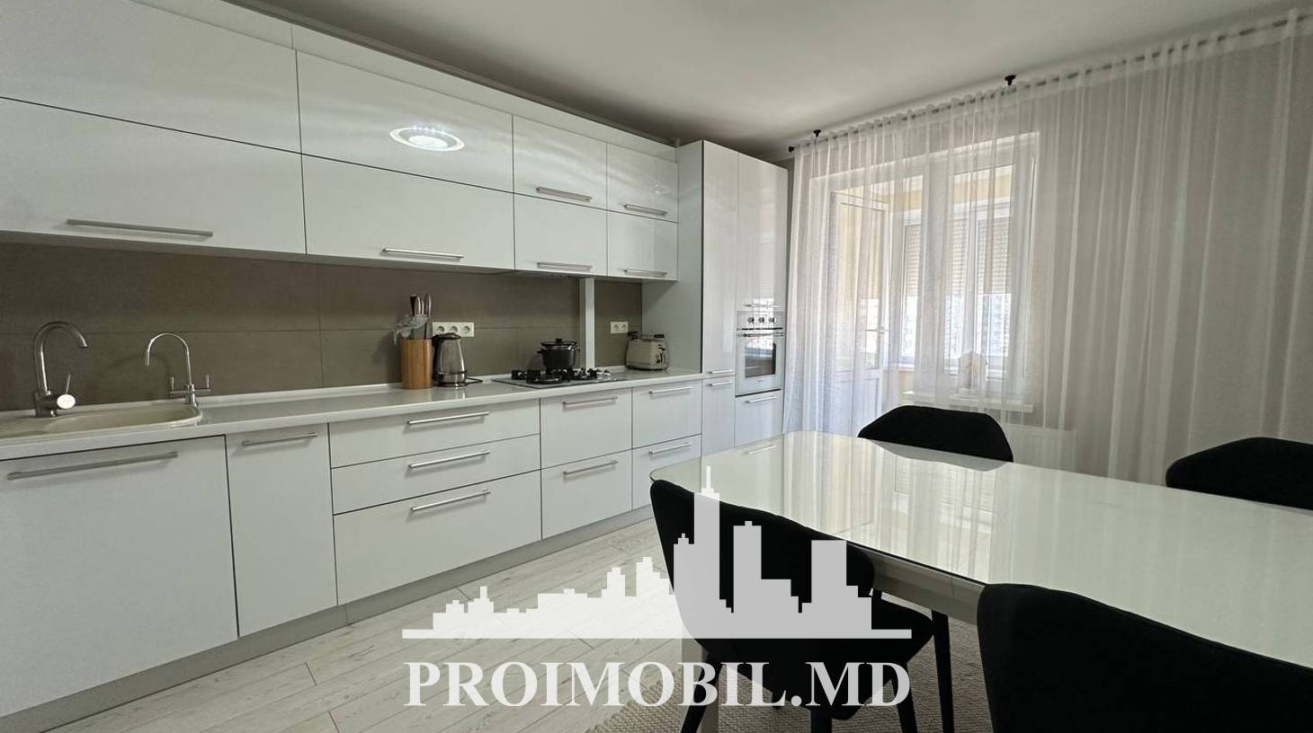 https://images.proimobil.md/XUBguU8nmK7g58v45VQ9ZmTf7r_DkAT1xKQ8h-3NcqA/watermark:0.75:so:0:30:0.39/resize:fill:1460:816:1/gravity:ce/bG9jYWw6Ly8vZXN0YXRlL2xyLzlhNmE4Y2Y1LWFkNWMtNGU1NS1iMWVkLWFlMmY5ZjhjMTAwZS5qcGVn