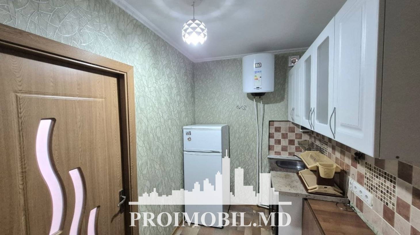 https://images.proimobil.md/XVej1DbbkUi_j8XLs1bxNfNudyI1OoQ7aG0yrePA9AU/watermark:0.75:so:0:30:0.39/resize:fill:1460:816:1/gravity:ce/bG9jYWw6Ly8vZXN0YXRlL2xyL2JmZmUzYzJkLTMzZjctNGNkZC04NzEyLTRmMzM5ZDg0ZTMyYy5qcGVn