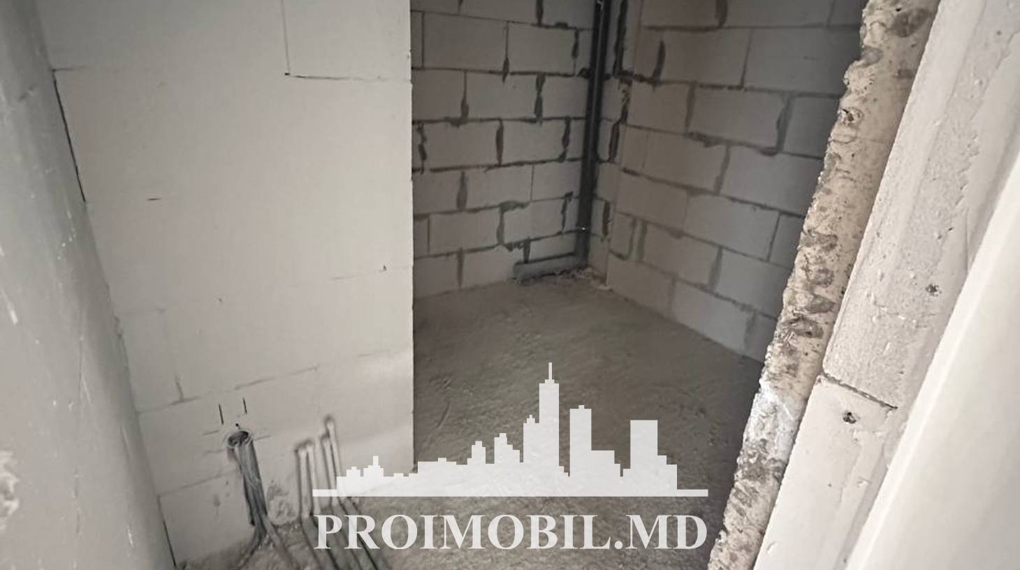 https://images.proimobil.md/XXP3Mz3I9JcQPikue3t-bjWfoYDxnbvFMV3yWA7hwXM/watermark:0.75:so:0:30:0.39/resize:fill:1460:816:1/gravity:ce/bG9jYWw6Ly8vZXN0YXRlL2xyLzIxNTlhYTBhLTZlY2YtNDc0Ni1hYzQ2LWMzZWNlYWIzZTc4ZC5qcGVn