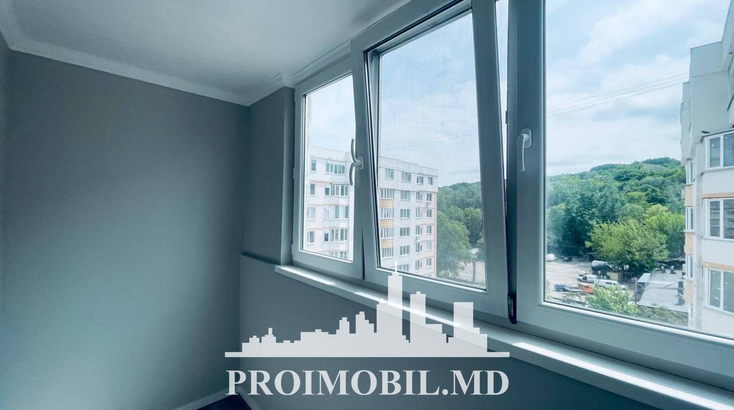 https://images.proimobil.md/XXfYmre5mzbjHQCOmC_Gd9mqGWHUG0hK710vNoxjdX8/watermark:0.75:so:0:30:0.39/resize:fill:1460:816:1/gravity:ce/bG9jYWw6Ly8vZXN0YXRlL2xyLzY2ZTBlN2M3LTQ5NTctNDViOC1hM2Q1LTc2NjE5ZDQzZmI1Ni5qcGVn