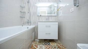 https://images.proimobil.md/XYVmfTuL_dhzMCcvBgGn_sCXb_tN_3BpBXdlW7uWXoI/resize:fill:350:198:1/gravity:ce/bG9jYWw6Ly8vZXN0YXRlL2xyL2M3MGMxMTE1LWVlNzAtNDY3Yi05ZWIxLTNkZTRiNTY3Yjg3ZS5qcGVn