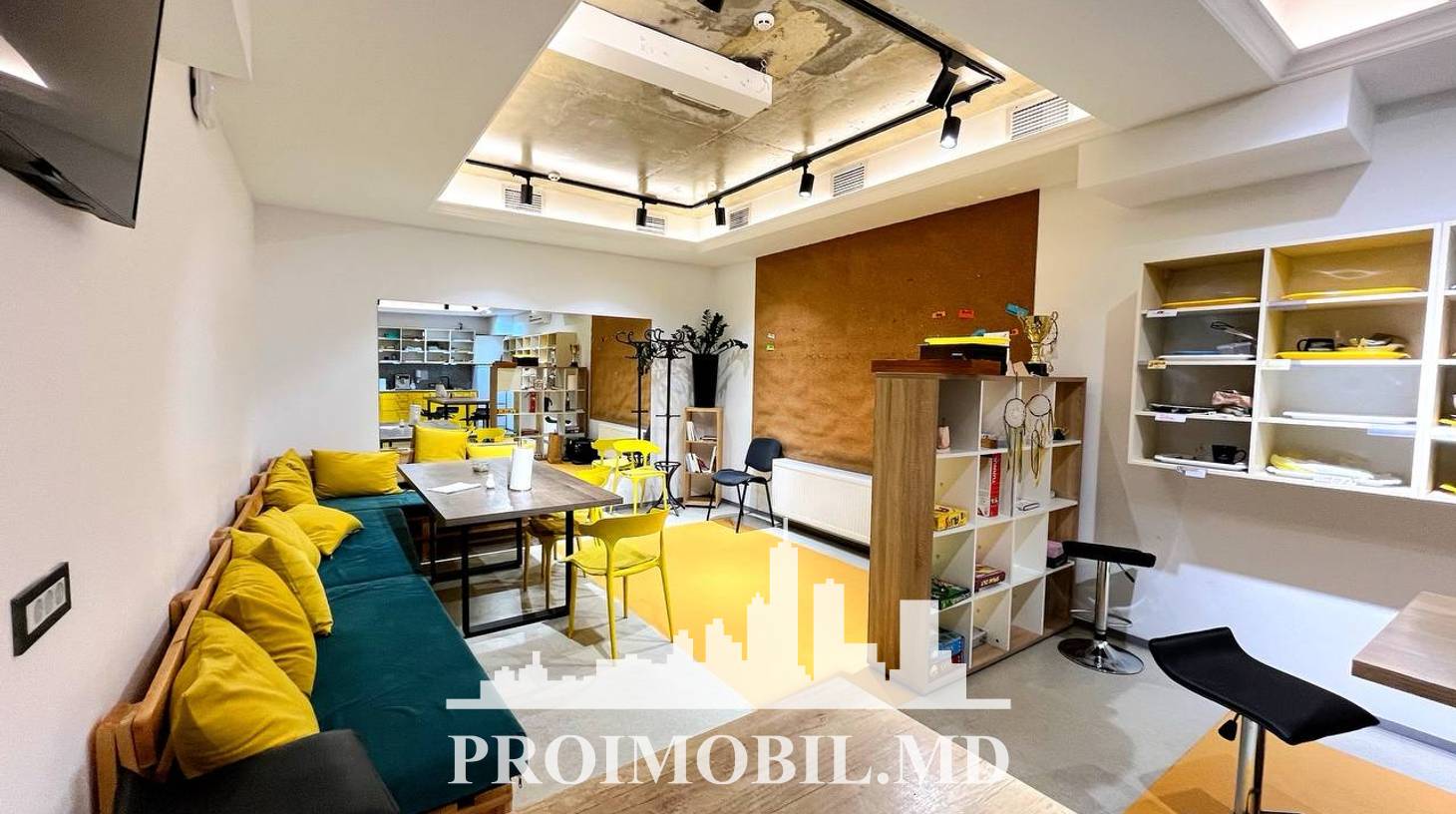 https://images.proimobil.md/XZ48WUNKRHU6bZFXlilMyF4LWYVM2zQ-HjQHcNV-1js/watermark:0.75:so:0:30:0.39/resize:fill:1460:816:1/gravity:ce/bG9jYWw6Ly8vZXN0YXRlL2xyL2JiZDkyYmY0LWU2MjYtNGMyYi1hMWI0LTNmZjYwMzkyMjAzOC5qcGVn