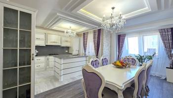 https://images.proimobil.md/XZrIY7mYSKxrfW_dLu50hLuQy-8AbuYKicc_7v22zaY/resize:fill:350:198:1/gravity:ce/bG9jYWw6Ly8vZXN0YXRlL2xyLzQ1NzA1MmViLTMxMzItNGU4OC05MjZiLTljNjU5OWE5Nzg3YS5qcGVn