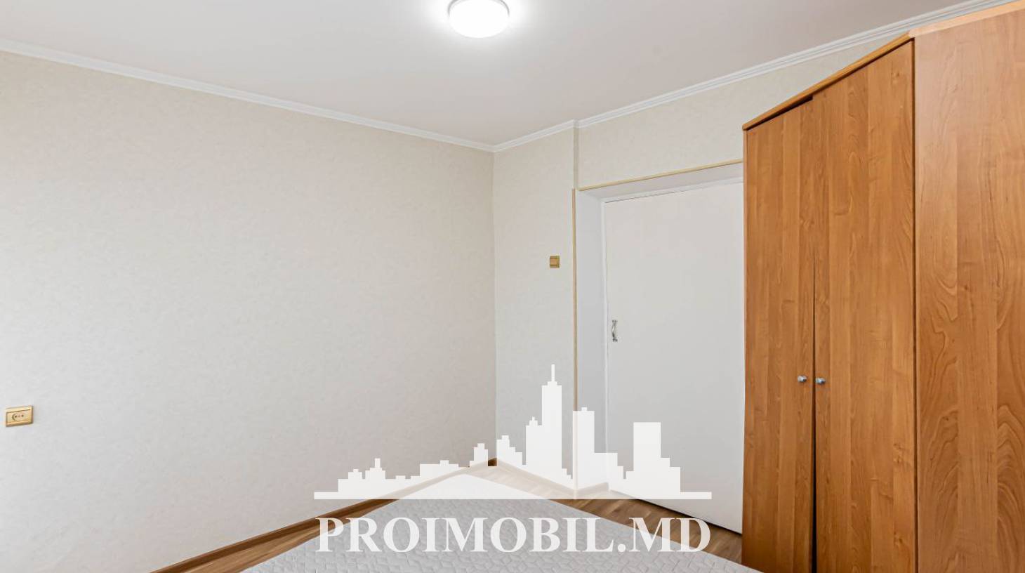 https://images.proimobil.md/XcXEd21n6haNz_qrFAPtymx_bhpqKZuv9pRM1TM-dVg/watermark:0.75:so:0:30:0.39/resize:fill:1460:816:1/gravity:ce/bG9jYWw6Ly8vZXN0YXRlL2xyLzY4MzdjZmZhLWQzNTAtNDJlZi05YTI2LTdhOThhM2JlNTBkNi5qcGVn