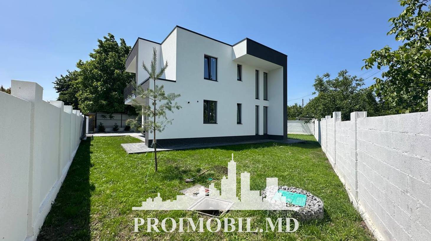 https://images.proimobil.md/XeIh10-eZa71JeHCUTPxX9zFSQ_5JuSwqHUopqQMvrE/watermark:0.75:so:0:30:0.39/resize:fill:1460:816:1/gravity:ce/bG9jYWw6Ly8vZXN0YXRlL2xyL2NhMGQyNzJjLTk2ZDYtNDVlMS04MDI0LTE5MzhhYWMzMmQ1Yi5qcGVn