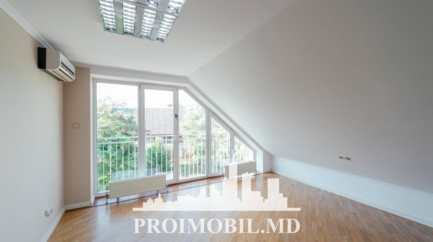 https://images.proimobil.md/XeZQtooJ0ooNO8oBP9SlPolMade2nrOZX97KExMHKI4/watermark:0.75:so:0:30:0.39/resize:fill:1460:816:1/gravity:ce/bG9jYWw6Ly8vZXN0YXRlL2xyLzU5NWMxM2JmLTE2NDUtNDI5Zi04NjllLWZmZWY4ZmE0Y2JlZC5qcGVn