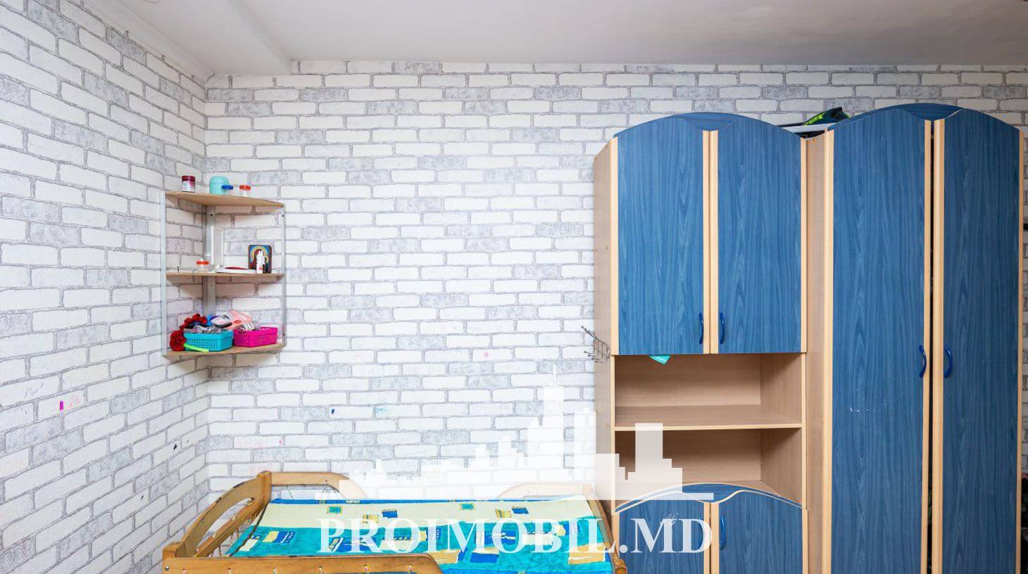 https://images.proimobil.md/Xf4h2ooY7CBgjfdpOJZXaDoOaFfBtRqgyb49uG-D92M/watermark:0.75:so:0:30:0.39/resize:fill:1460:816:1/gravity:ce/bG9jYWw6Ly8vZXN0YXRlL2xyL2UxZTQ3MzIyLTkyOWMtNDQ4MS1iMTk3LTJiOWZkMWRlYWE0My5qcGVn