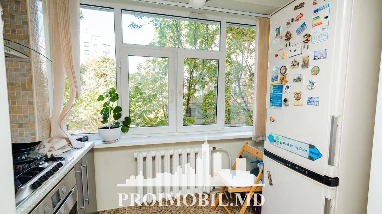 https://images.proimobil.md/XfJ91Xd8lXF4AVgooIaVOQaV-DUuqrhQ9zUFUt5LtRk/watermark:0.75:so:0:30:0.39/resize:fill:1460:816:1/gravity:ce/bG9jYWw6Ly8vZXN0YXRlL2xyLzk4YmE0NzQ1LWEyYjctNDJiYS05NDIwLTIxY2M0MzRlMDhjZi5qcGVn