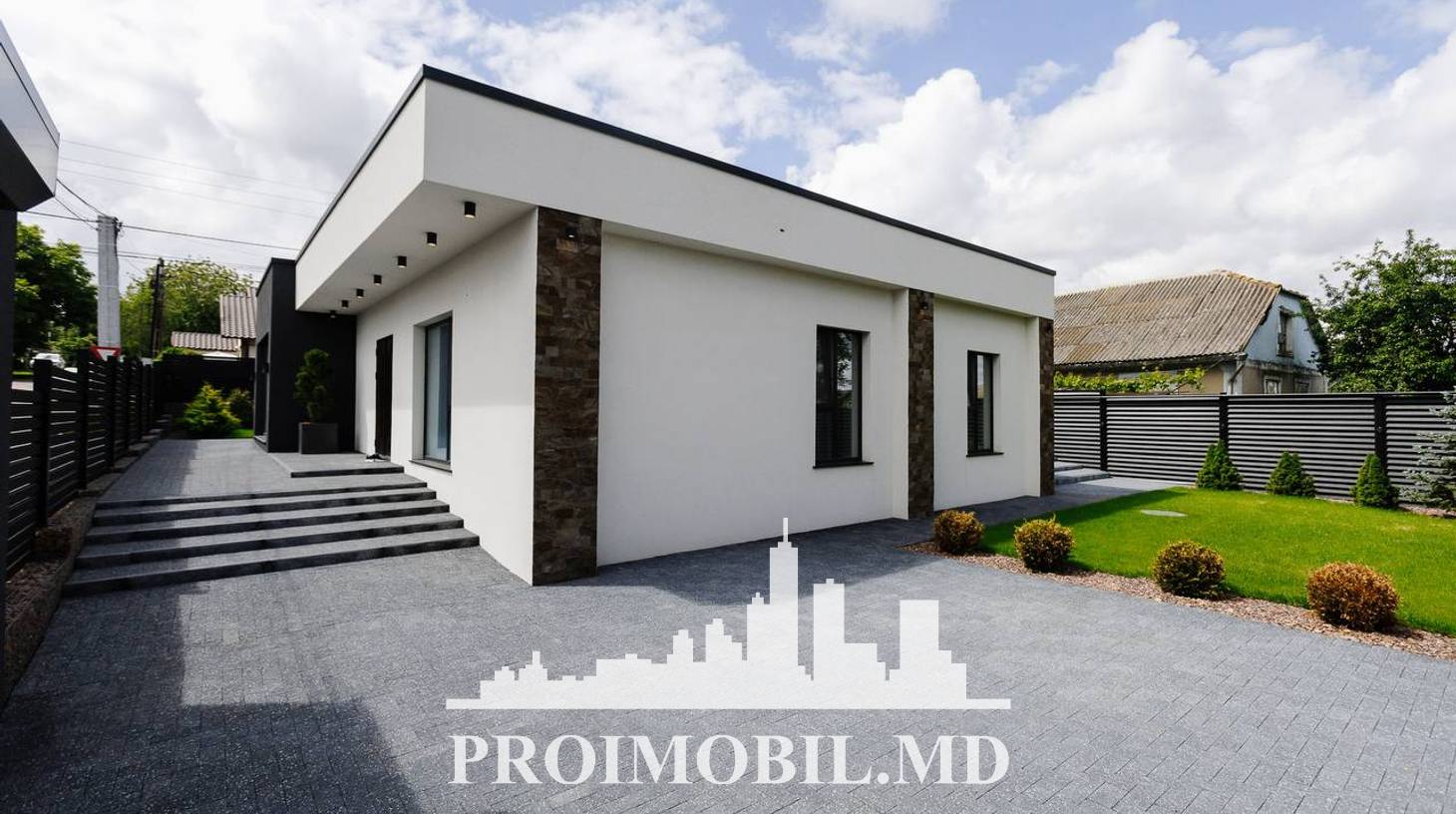 https://images.proimobil.md/Xg2_3Tip1aAZZx1DzacaHPsyM7QbgoToRqlc14d6SH8/watermark:0.75:so:0:30:0.39/resize:fill:1460:816:1/gravity:ce/bG9jYWw6Ly8vZXN0YXRlL2xyL2JlZGMxZjQzLTJjOGQtNGRlMS1hMGIxLTk2ODRiMmNiZDI3MC5qcGVn