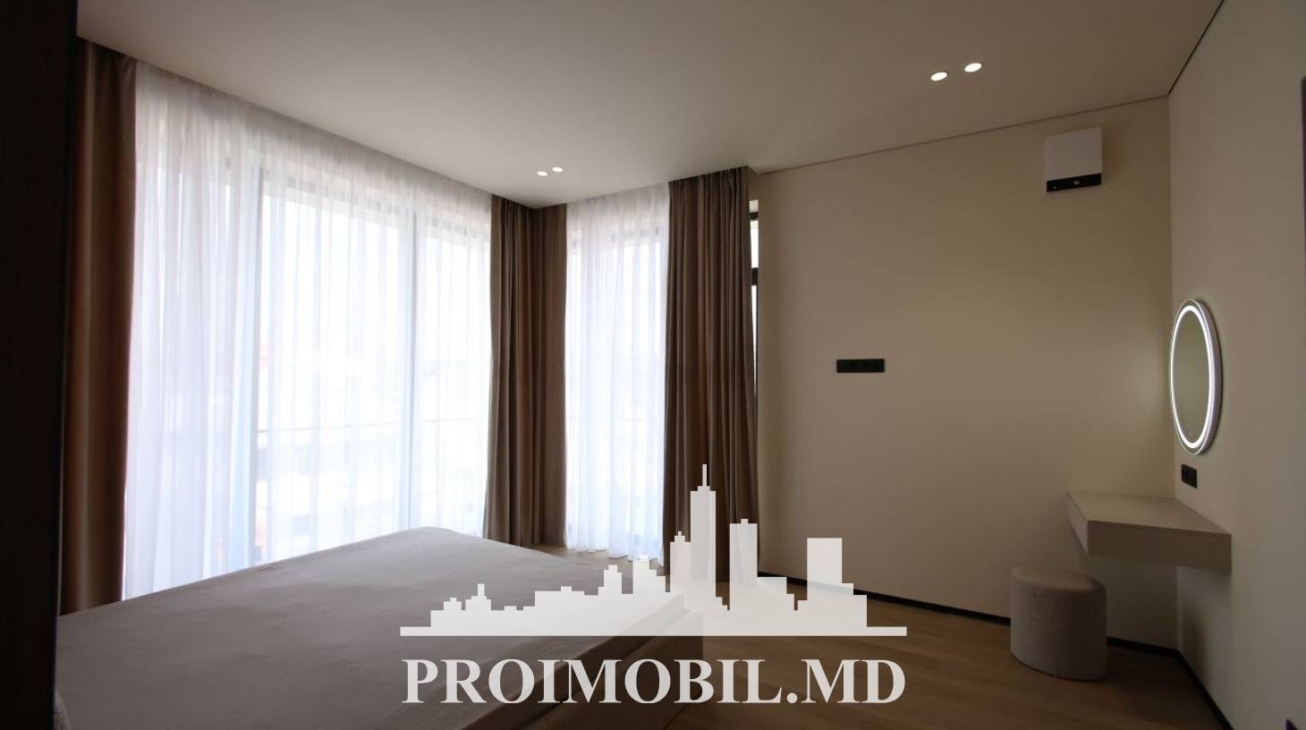 https://images.proimobil.md/Xhw_7x25jOCGG17KbHPTgVeomI3nkUe5EH2Z329OZv4/watermark:0.75:so:0:30:0.39/resize:fill:1460:816:1/gravity:ce/bG9jYWw6Ly8vZXN0YXRlL2xyLzZhNWI2OTI1LTU5MDItNDZkZi1hMzdlLTM4NTExODA1M2ZmMy5qcGVn