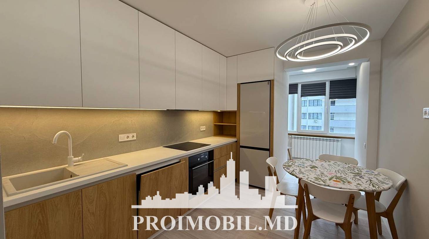 https://images.proimobil.md/Xi29i6qN7BMNz9rHLoeaC-mKxDAFc9hMQDxNJqrdjL8/watermark:0.75:so:0:30:0.39/resize:fill:1460:816:1/gravity:ce/bG9jYWw6Ly8vZXN0YXRlL2xyLzA4YjJjMzVlLWFlOGUtNDdjMS05NDRmLWQ4ZGMzMTM0MDY3Yi5qcGVn