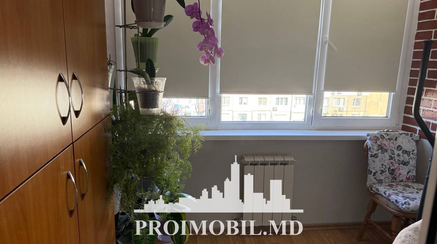 https://images.proimobil.md/XiJn1Q7l09D_UqtkY2hkt3c3YzmF3FdRNayRomDJhA0/watermark:0.75:so:0:30:0.39/resize:fill:1460:816:1/gravity:ce/bG9jYWw6Ly8vZXN0YXRlL2xyLzU1MmZjNzc1LWI5MmQtNDY2MC05Y2Q2LTBmZThkMTNmZGIzZS5qcGVn