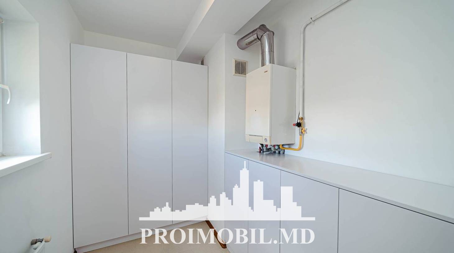 https://images.proimobil.md/XjIMFfhqs2CQ-nfzHVFH01UySiCAhEKkA_RrAEMvUzw/watermark:0.75:so:0:30:0.39/resize:fill:1460:816:1/gravity:ce/bG9jYWw6Ly8vZXN0YXRlL2xyLzk2ZGVkMDRmLWY2ZjMtNDUyYy1iYmMxLTFkZDAxN2UzZTU5Mi5qcGVn