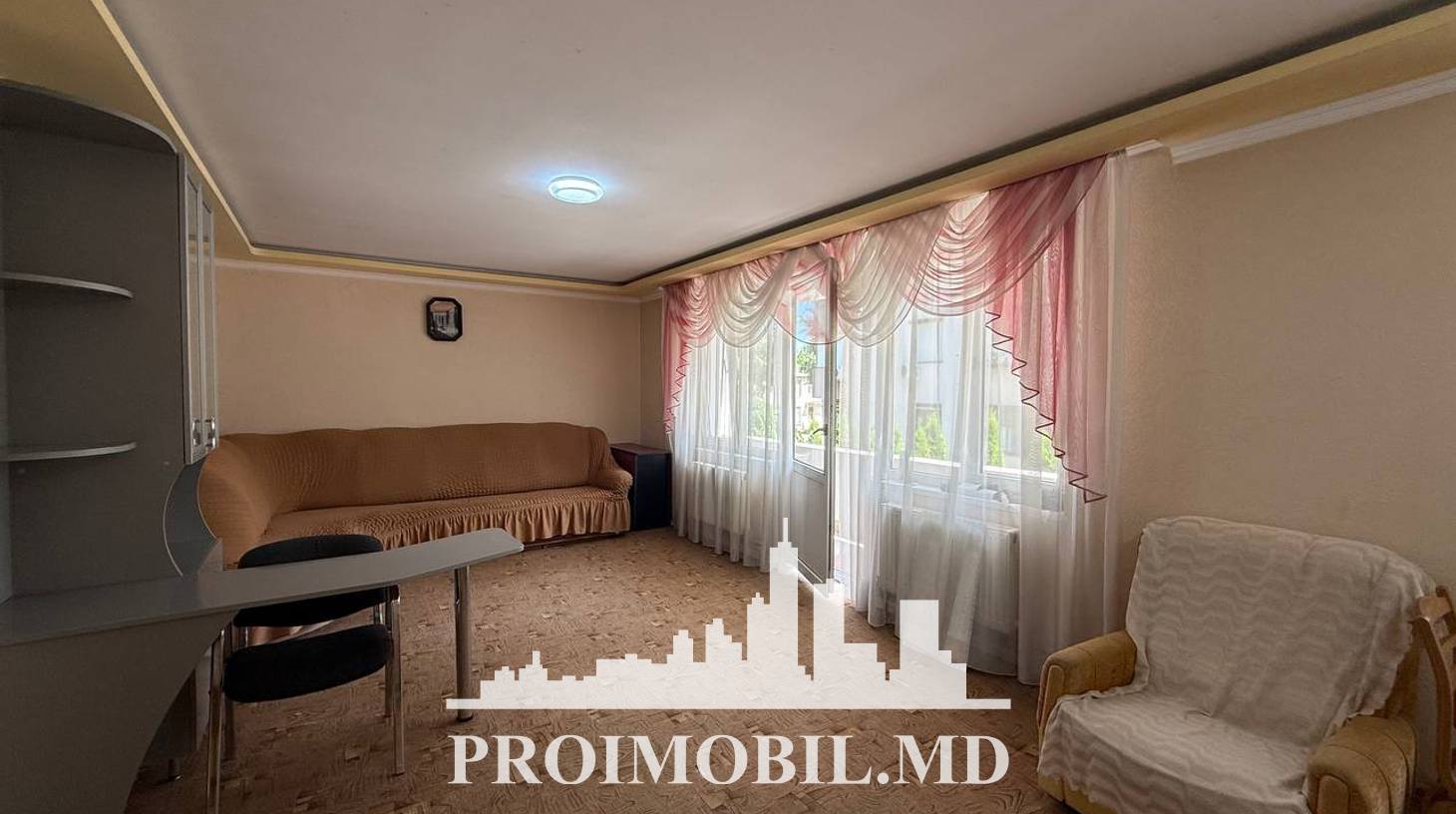 https://images.proimobil.md/Xpmx_bxzEBib3-_fipxF_60TH3WXi_qxNcEKRs0sxSs/watermark:0.75:so:0:30:0.39/resize:fill:1460:816:1/gravity:ce/bG9jYWw6Ly8vZXN0YXRlL2xyLzIyNGExMGE0LTg5NGItNGM0Yy05OWUzLWY2ZjZjZmFmZGFhYy5qcGVn