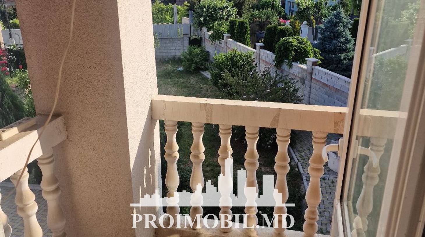 https://images.proimobil.md/Xt8Hf7um8U_clr_DAn2rAikztyNOkVxaMlv1GcR8MLg/watermark:0.75:so:0:30:0.39/resize:fill:1460:816:1/gravity:ce/bG9jYWw6Ly8vZXN0YXRlL2xyLzNjMzIwNTdlLWM0NTUtNGY0ZC04MmRmLWMxODlhNjJjMmViYy5qcGVn
