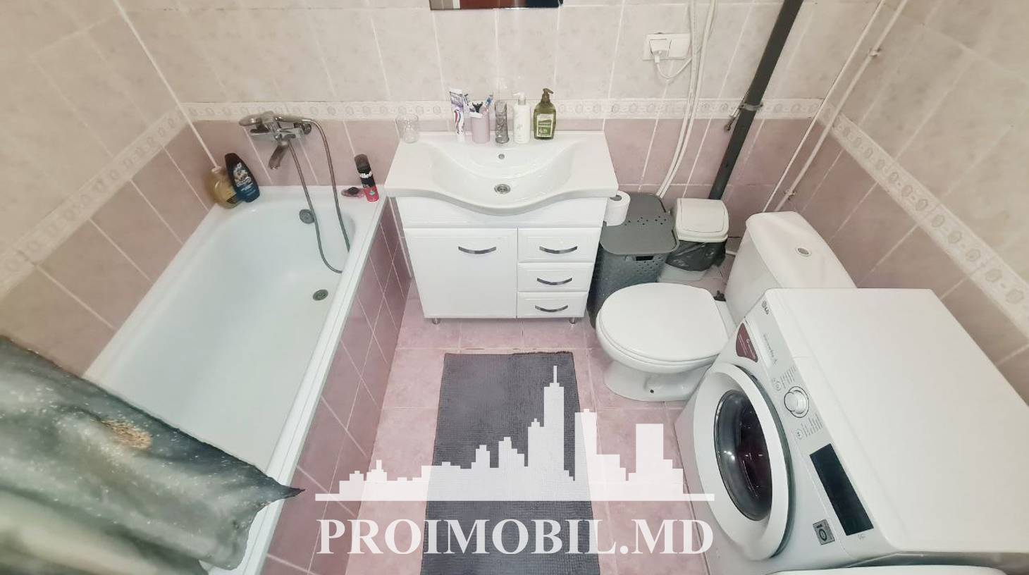 https://images.proimobil.md/XtZykMJhumSWMH2JRtt3alQol2T9p-iL45Sp2wfupBw/watermark:0.75:so:0:30:0.39/resize:fill:1460:816:1/gravity:ce/bG9jYWw6Ly8vZXN0YXRlL2xyLzVmNmM4OWE4LTI3MTEtNGJjZC04NzYxLWFlYjZlNDAzYTViYS5qcGVn