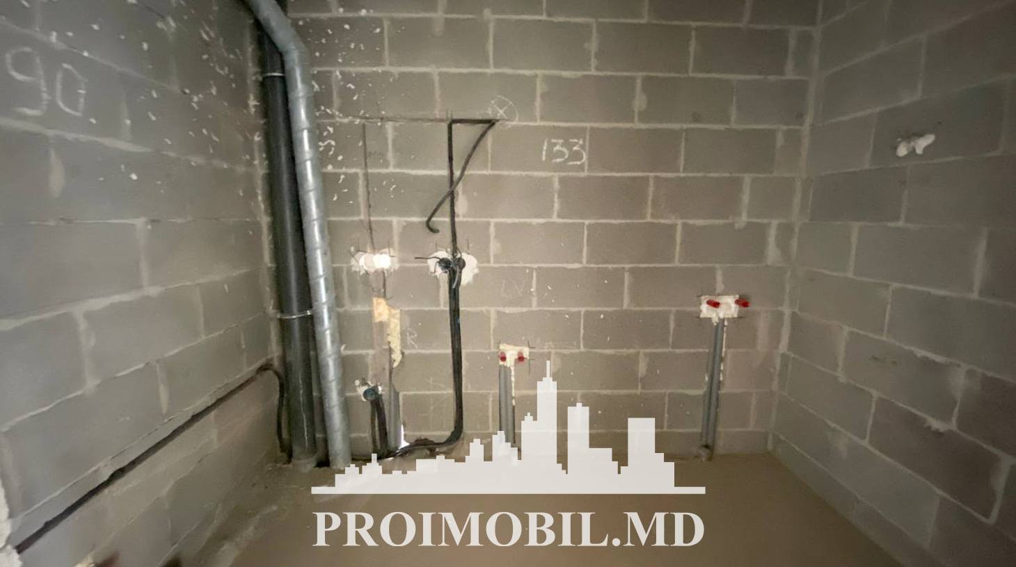 https://images.proimobil.md/XwBYth_BWkN1CqAEjJSxC10xBAljux2V36Wes50tBTI/watermark:0.75:so:0:30:0.39/resize:fill:1460:816:1/gravity:ce/bG9jYWw6Ly8vZXN0YXRlL2xyL2JjOGU4YTY1LTMwZGUtNGQzYi1hY2FhLWM5NGJkNTI5MjA5YS5qcGVn