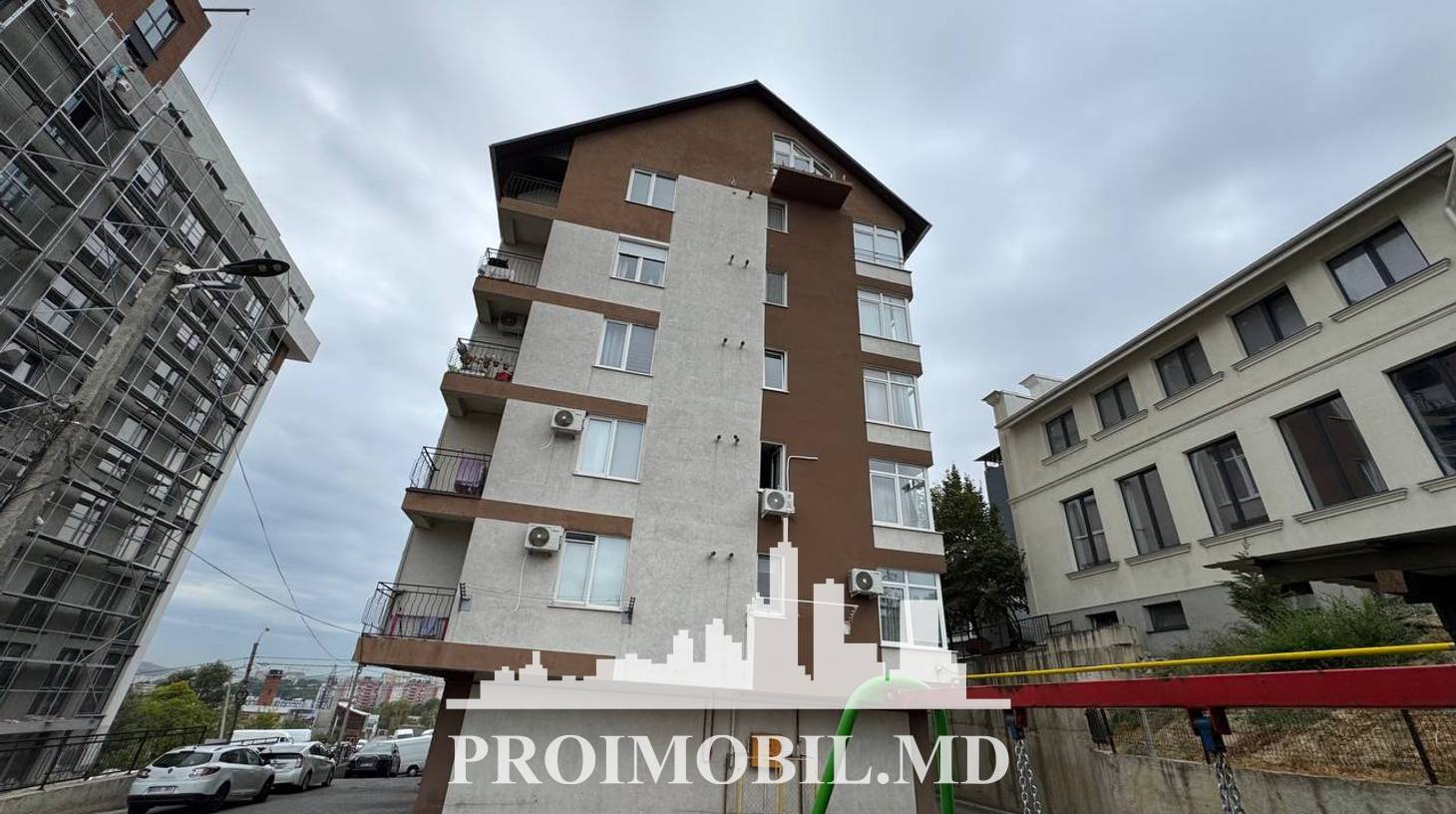 https://images.proimobil.md/XxibViioqHTU5-OvlK_Fx5WBlf8r-dKR4a_CJgwZ7fY/watermark:0.75:so:0:30:0.39/resize:fill:1460:816:1/gravity:ce/bG9jYWw6Ly8vZXN0YXRlL2xyLzBkNjA5YzA5LTYzNGYtNDdhMi04OTM1LTBiZmZlZTc3Y2UwNS5qcGVn
