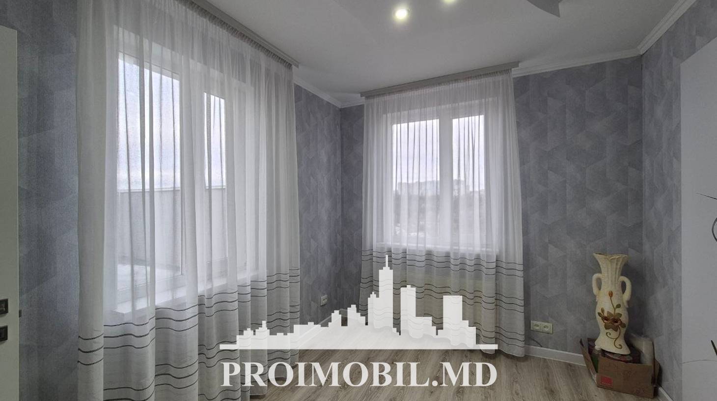 https://images.proimobil.md/Xyipe3Ghh9YFA7SPHxauUMblcO4gcMvSVnelmVcjIiI/watermark:0.75:so:0:30:0.39/resize:fill:1460:816:1/gravity:ce/bG9jYWw6Ly8vZXN0YXRlL2xyLzExZTFiNDNmLWJkYTYtNDkwZi1iYjk2LWVmMTAxMjE0MDM2YS5qcGVn
