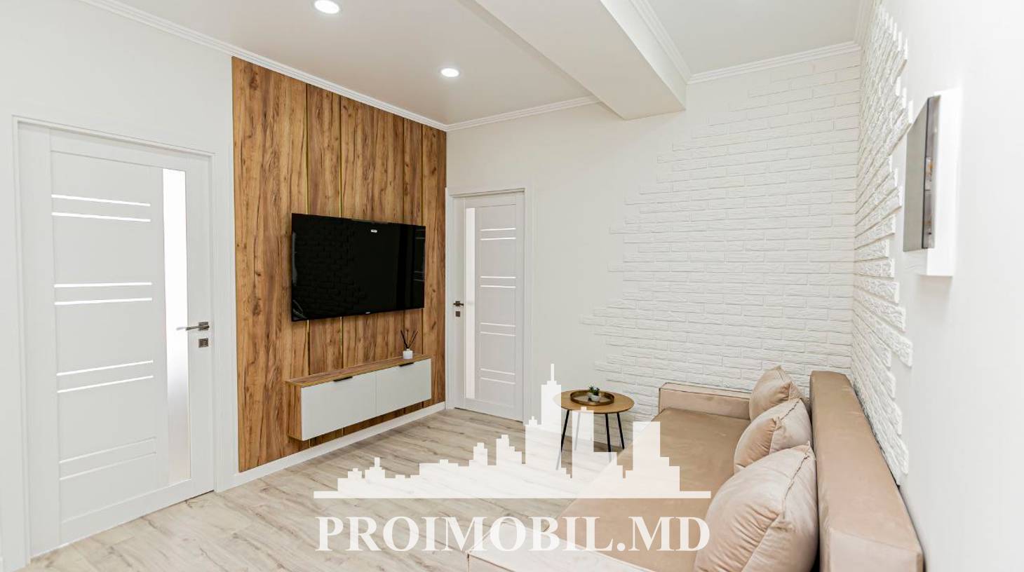 https://images.proimobil.md/Y-bvvki3qkfxJSBfid_xDP32WeHYs_MZ6kcNvIehWw0/watermark:0.75:so:0:30:0.39/resize:fill:1460:816:1/gravity:ce/bG9jYWw6Ly8vZXN0YXRlL2xyLzIxOGY1MWUwLWUxOWEtNDJhZS05MjliLTEwZTkzYzAwNWNiZS5qcGVn
