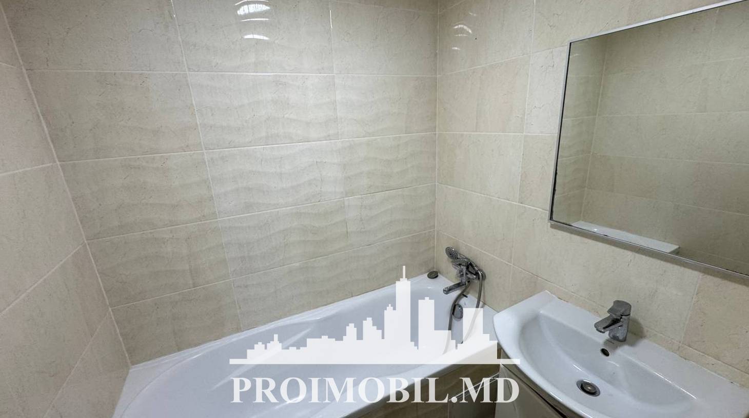 https://images.proimobil.md/Y1xPv8C_pyW709WDh2fCBfmhrLXVJlUQkb6QVa7LkLk/watermark:0.75:so:0:30:0.39/resize:fill:1460:816:1/gravity:ce/bG9jYWw6Ly8vZXN0YXRlL2xyLzdlMzI1YmQxLTNlYjEtNDNjOC1hMTUxLTk1YzcxOTBkMTVjMC5qcGVn