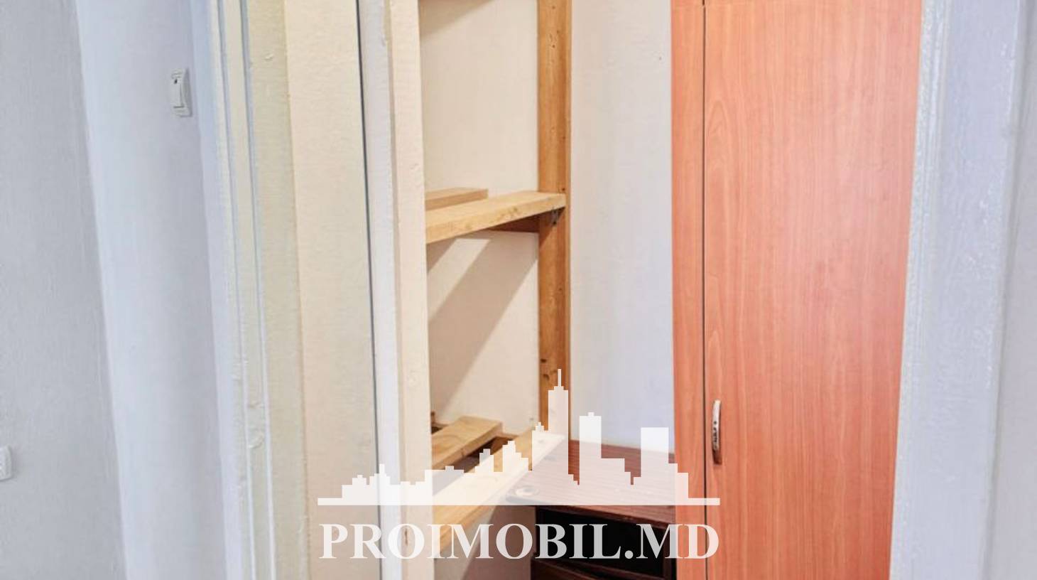 https://images.proimobil.md/Y3chs1njSyWbCB3bpcOkJ6g0ihFnAaO3uGcJCZ8agZ8/watermark:0.75:so:0:30:0.39/resize:fill:1460:816:1/gravity:ce/bG9jYWw6Ly8vZXN0YXRlL2xyL2VhMGI1ZmI0LTc0NDktNDUzNy04ZWM1LWZlM2VjMDhhOTUxOS5qcGVn