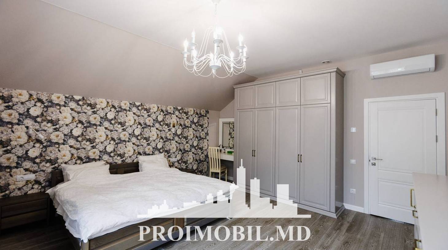 https://images.proimobil.md/Y7mEfbyOv-RWPtsrtQsDocrTd7R1IC-F9gXhnR6NI0E/watermark:0.75:so:0:30:0.39/resize:fill:1460:816:1/gravity:ce/bG9jYWw6Ly8vZXN0YXRlL2xyLzVjOWFiMDRkLTE3NmYtNGUzMC1iN2ZiLWJiMTU5ZDE3YmYwYS5qcGVn