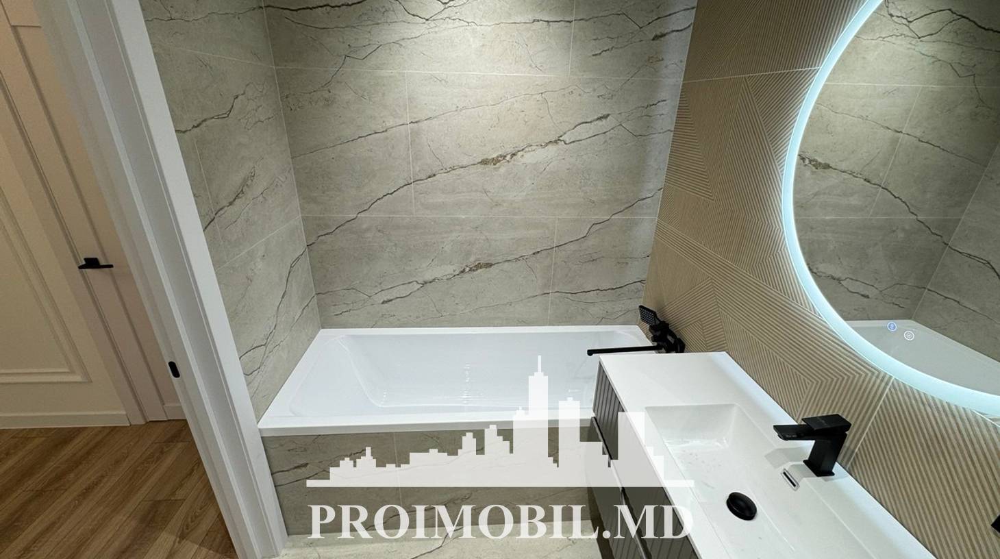 https://images.proimobil.md/YAyYHXOATjkoedtbKwJs97n5Ms_uH17WGX7NLqYK5Tc/watermark:0.75:so:0:30:0.39/resize:fill:1460:816:1/gravity:ce/bG9jYWw6Ly8vZXN0YXRlL2xyLzUwODg3Yjk2LWQzOTktNDczZS1iOTEzLTM5M2QyNTMzM2FkMC5qcGVn