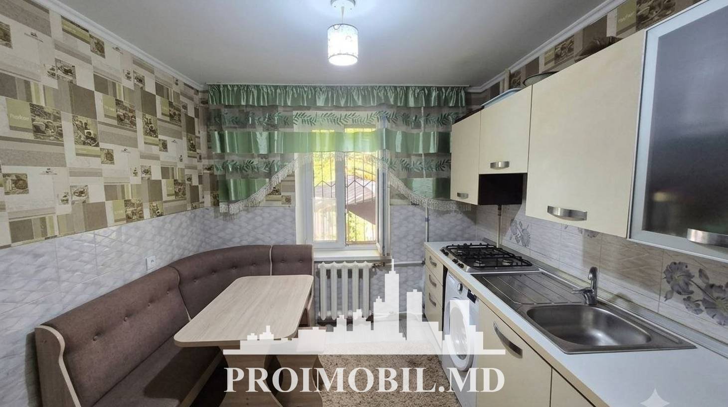 https://images.proimobil.md/YB9VAGmzpjsyzlsLvgIBgaKg54g3DaIGNmE32kvYMNU/watermark:0.75:so:0:30:0.39/resize:fill:1460:816:1/gravity:ce/bG9jYWw6Ly8vZXN0YXRlL2xyL2RlZTJkZTc0LTg4NTktNDljMS04NTNhLTZjOTJjNTUzZDgwOC5qcGVn