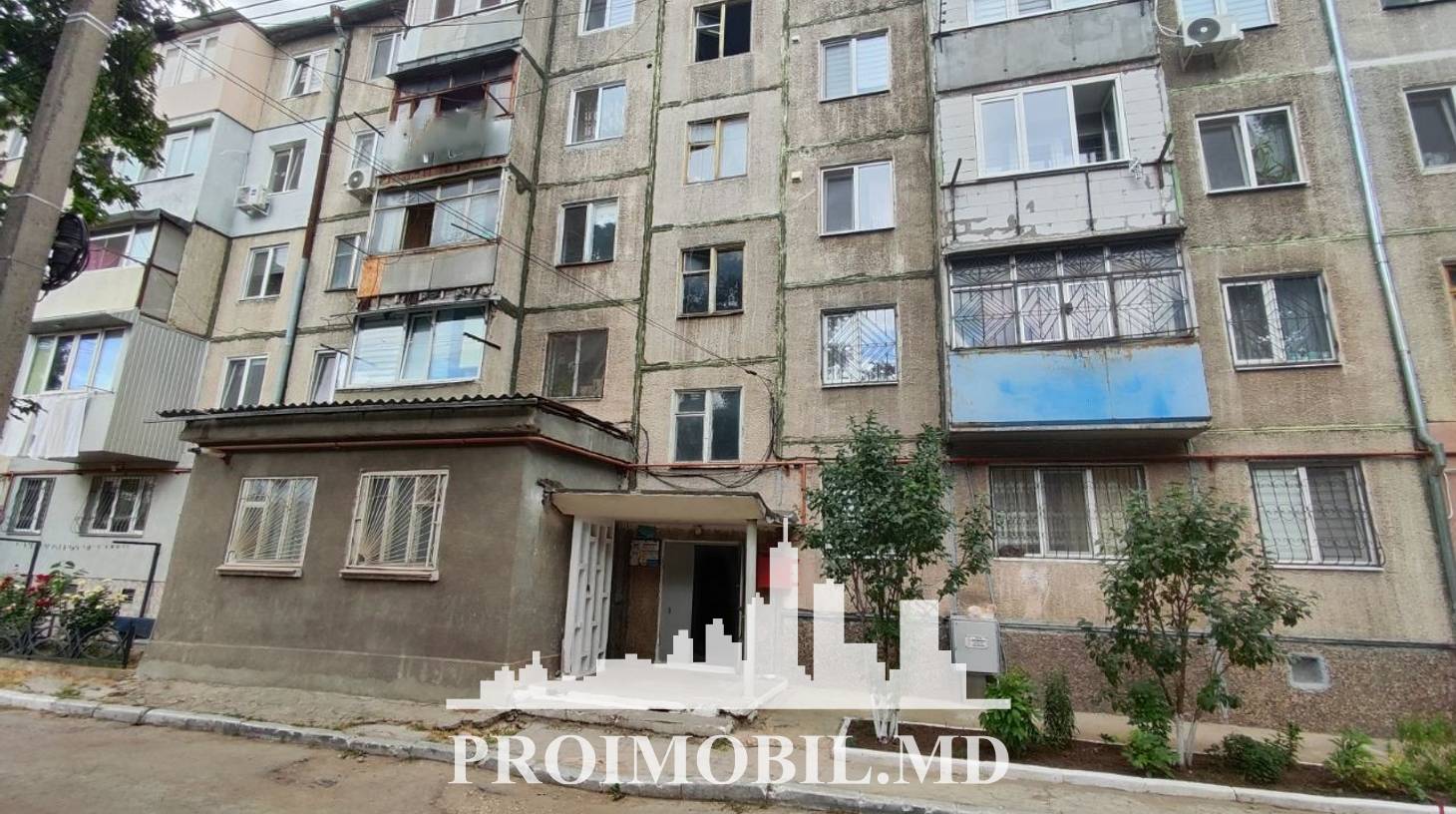 https://images.proimobil.md/YCjy2VaTGz5VXuU7l5k9LiwMRZDVkj_DmVUfVzZHbH0/watermark:0.75:so:0:30:0.39/resize:fill:1460:816:1/gravity:ce/bG9jYWw6Ly8vZXN0YXRlL2xyLzk2YTUzNDQ3LTU1MzYtNGEyYy04YWUyLWJhOGIxYmM4M2QyZS5qcGVn