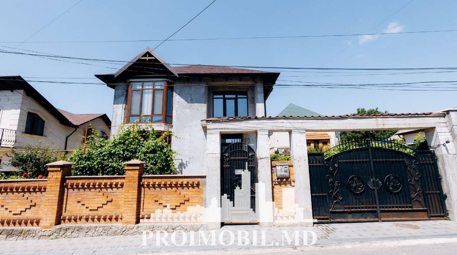 https://images.proimobil.md/YCrsIgeepUp9juYZt-w9iC4ZUwbMkPG9nqZi0BUd3ZQ/watermark:0.75:so:0:30:0.39/resize:fill:1460:816:1/gravity:ce/bG9jYWw6Ly8vZXN0YXRlL2xyL2RjNDFiMjM2LTJiNjMtNGJjZi1iMzQ5LTAxNDAwMTI3MjE1MS5qcGVn